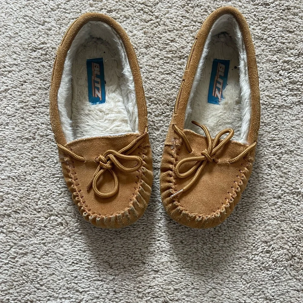 Blitz Kids Size 6 Moccasin Tan Slipper